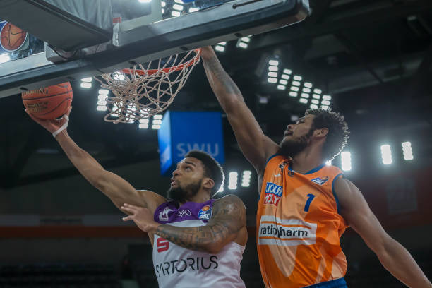 同时也是队 同时也是队