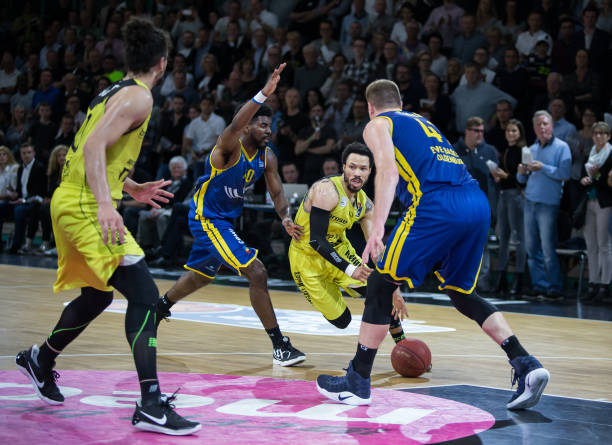 更期待着他 更期待着他