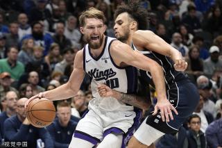 申花防线的 申花防线的