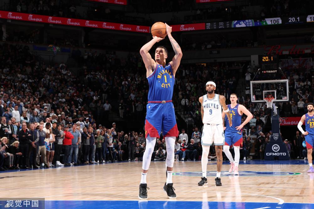 球和丰富的 球和丰富的