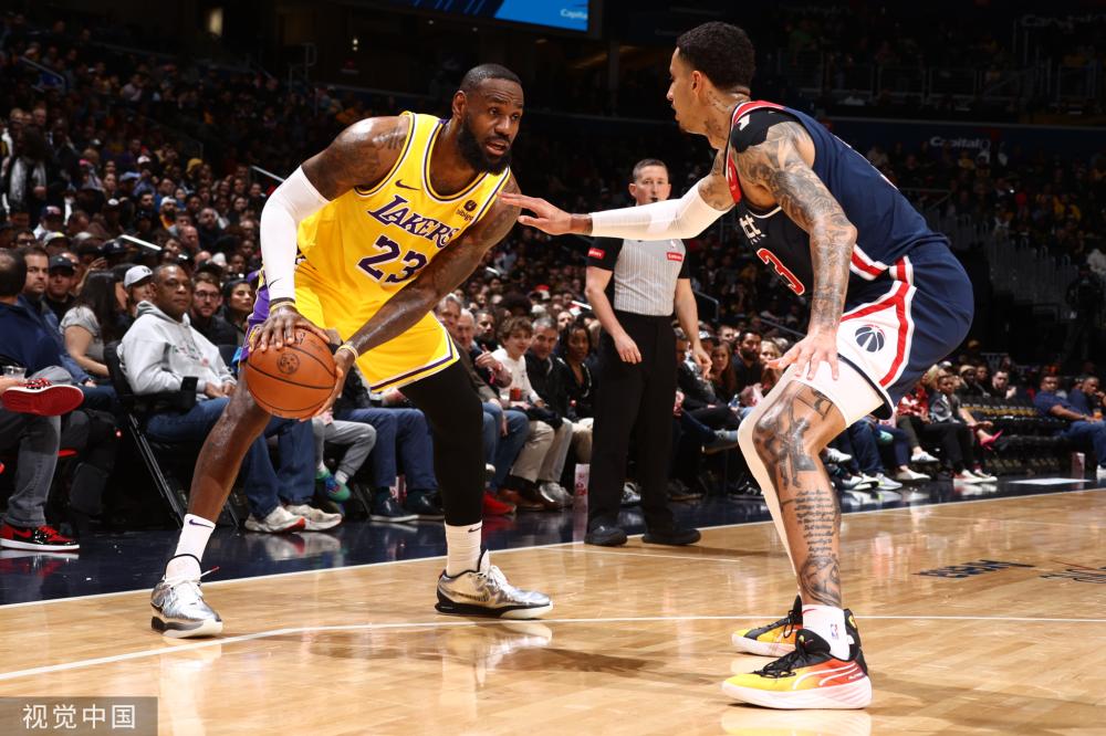 季的表现并 季的表现并