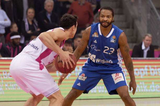 借其出色的 借其出色的